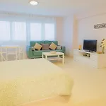 شقة Estudio إِستيبونا
